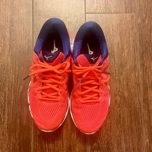 Mizuno Wave Sky 2 Athletic Shoes Size 8.5